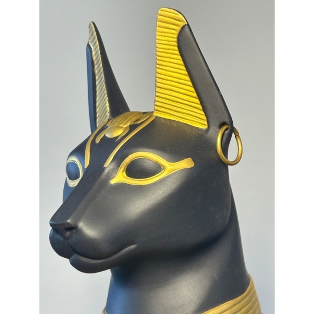 Franklin Mint Guardian of the Nile Bastet Cat Fine Black Porcelain 24K Gold 1989 - Picture 2 of 15